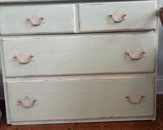 Shabby chic dresser