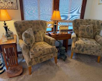 La-Z-boy arm chairs, lamps, mission style end tablesw