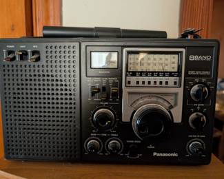 Panasonic Superheterodyne 8 Band Short Wave Radio