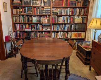 Lovely Vintage Fold Out Table with 6 Chairs
