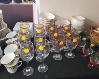 Full dinnerware sets