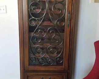 Wine cabinet
