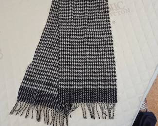 David Young Black and White Houndstooth Scarf