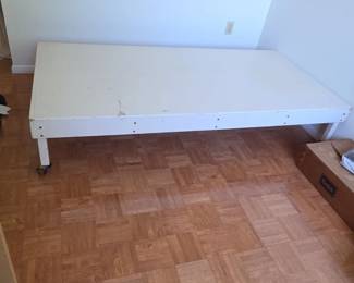 Twin Size Painted Wooden Platform Bed Frame with Casters