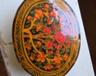 Vintage Kashmiri PapierMch Oval Trinket Box