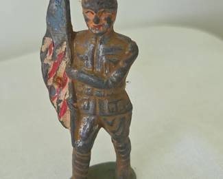 Vintage Barclay Manoil Lead Toy Soldier Flag Bearer