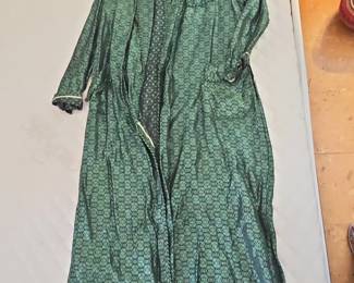 Vintage Mens Green Silk Jacquard Dressing Gown