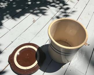 Ohio Stoneware Gallon Crock with Lid third image