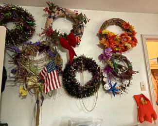 Holiday Wreaths Collection