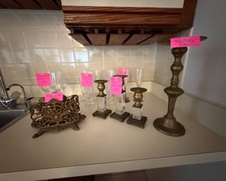 Miscellaneous brass items