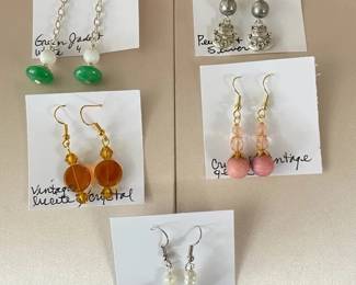 BBS036 - Myrna Lee Chang Lucky Neko & Other Assorted Earrings