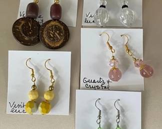 BBS115 - Myrna Lee Chang Assorted Vintage Earrings