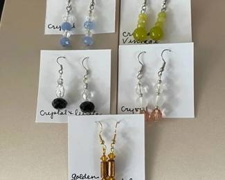 BBS100 - Myrna Lee Chang Assorted Vintage Earrings