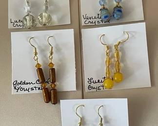 BBS089 - Myrna Lee Chang Assorted Vintage Earrings