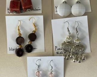 BBS092 - Myrna Lee Chang Bold Assorted Vintage Earrings