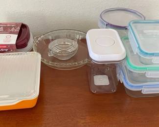 BBS548 - Pyrex, Oxo, Snap Ware, Rubbermaid Storage Containers