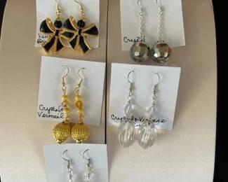 BBS032 - Myrna Lee Chang Assorted Dressy Vintage Earrings