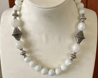 BBS020 - Myrna Lee Chang White/Silver Beaded Necklace