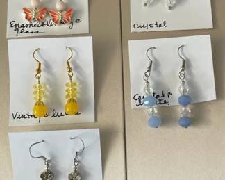 BBS041 - Myrna Lee Chang Lucky Green Frog & Other Assorted Earrings