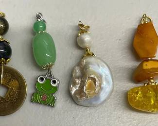 BBS148 - Myrna Lee Chang Assorted Pendants