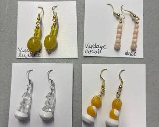 BBS185 - Myrna Lee Chang Lucky Neko & Other Assorted Vintage Earrings in