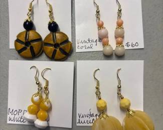 BBS176 - Myrna Lee Chang Lucky Neko & Other Assorted Vintage Earrings in
