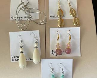 BBS070 - Myrna Lee Chang Assorted Vintage Earrings