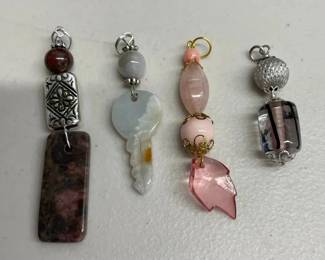 BBS142 - Myrna Lee Chang Assorted Pendants