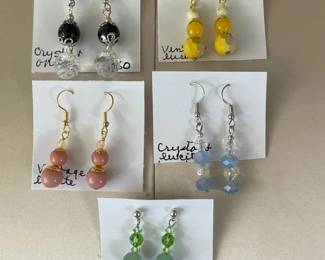 BBS093 - Myrna Lee Chang Assorted Vintage Earrings