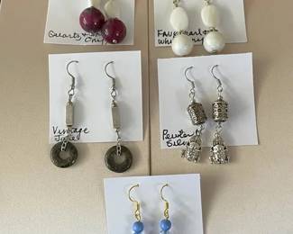 BBS082 - Myrna Lee Chang Lucky Frog & Other Assorted Vintage Earrings