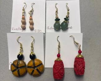 BBS170 - Myrna Lee Chang Lucky Neko & Other Assorted Vintage Earrings in