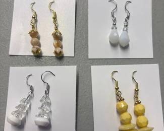 BBS192 - Myrna Lee Chang Lucky Neko & Other Assorted Vintage Earrings in