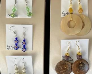BBS025 - Myrna Lee Chang Assorted Vintage Earrings