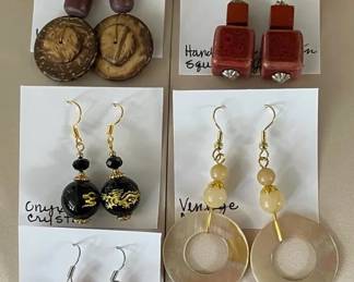 BBS062 - Myrna Lee Chang Assorted Vintage Earrings