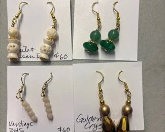 BBS169 - Myrna Lee Chang Lucky Neko & Other Assorted Vintage Earrings in