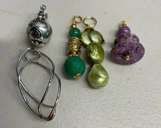 BBS129 - Myrna Lee Chang Assorted Pendants
