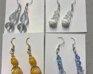 BBS194 - Myrna Lee Chang Lucky Neko & Other Assorted Vintage Earrings in