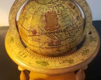 BBS516- Vintage Old World Globe With Zodiac Signs