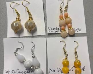 BBS177 - Myrna Lee Chang Lucky Neko & Other Assorted Vintage Earrings in
