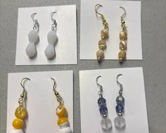 BBS193 - Myrna Lee Chang Lucky Neko & Other Assorted Vintage Earrings in
