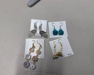 BBS138 - Myrna Lee Chang Shell, Jade & More Lot