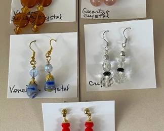 BBS105 - Myrna Lee Chang Assorted Vintage Earrings
