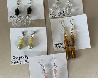 BBS084 - Myrna Lee Chang Assorted Vintage Earrings