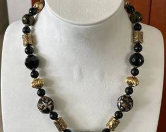 BBS023 - Myrna Lee Chang Black/Gold Hand-Painted Beaded Necklace