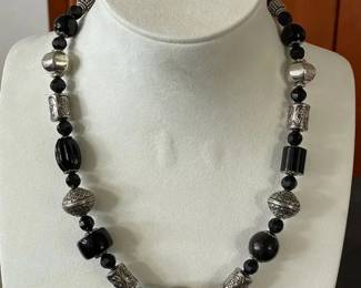 BBS022 - Myrna Lee Chang Boho Chic Silver/Black Necklace