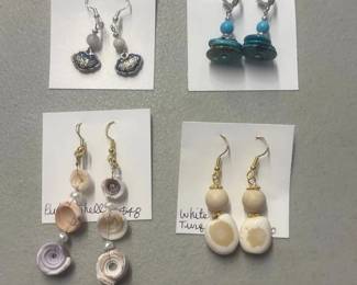BBS153 - Myrna Lee Chang Lucky Neko & Other Assorted Vintage Earrings in