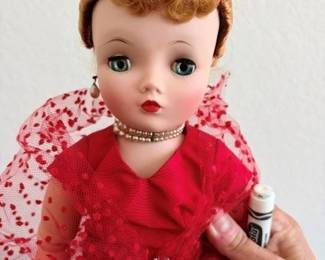 Madame Alexander Cissy doll front top half
