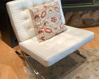 Single vintage white leather Barcelona chair
