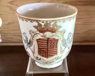 Chinese Export heraldic porcelaine cup