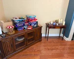 Gaming table and tv corner